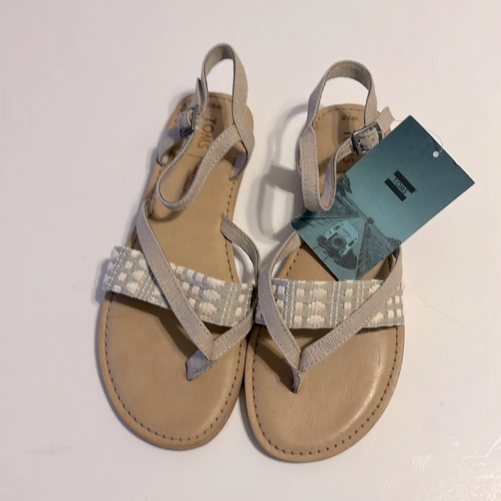NWT Women’s TOMS Lexie Canvas Sandals